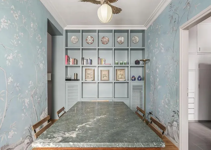 Casa Pace, A Burghesius Roma